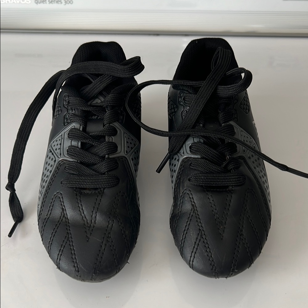 Dream Pairs Black Kids cleats